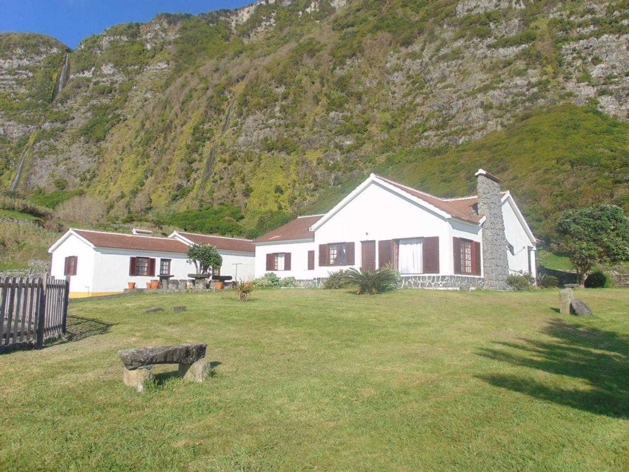 Lajes das Flores Casas Da Cascataヴィラ エクステリア 写真