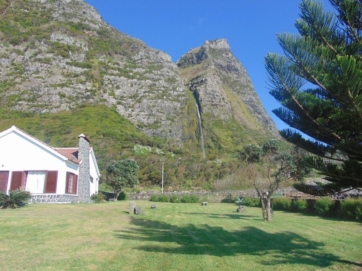 Lajes das Flores Casas Da Cascataヴィラ エクステリア 写真