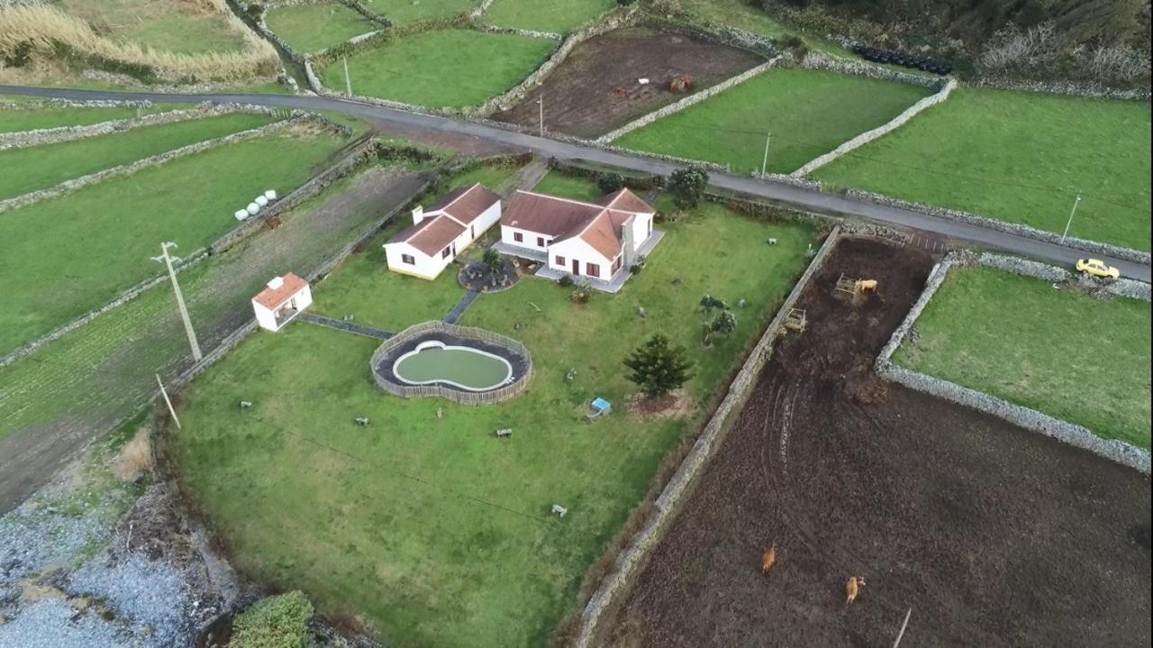 Lajes das Flores Casas Da Cascataヴィラ エクステリア 写真
